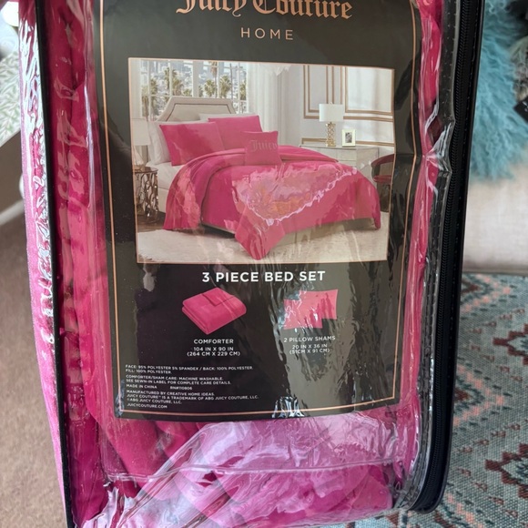 Juicy Couture Hot Pink Velour King Comforter Set 3 Piece Luxury Bedding Ensemble - Picture 6 of 8